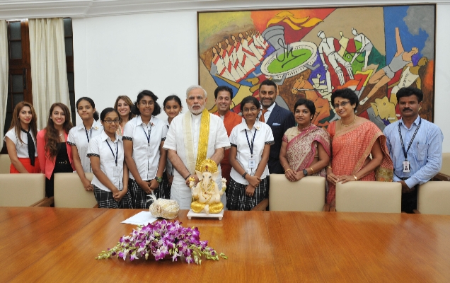 PM meets prize winners of Techno-Challenge 2015