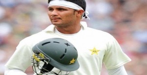 Imran Farhat retires from international cricket