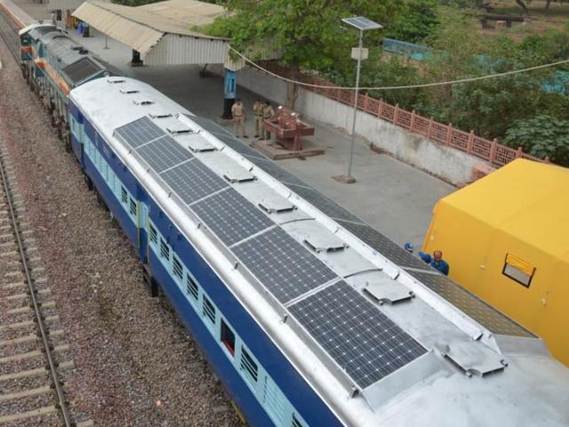 solar-powered-trains
