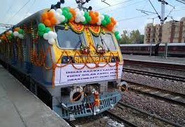 Suresh Prabhakar Prabhu inducts First DEMU Train with Solar powered Coaches into service of the Nation