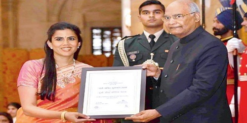 Seema Mehta conferred with Nari Shakti Puraskar by the President