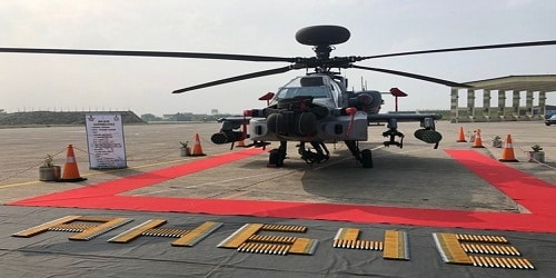 IAF receives 8 US-made 'Apache AH-64E' fighter helicopters